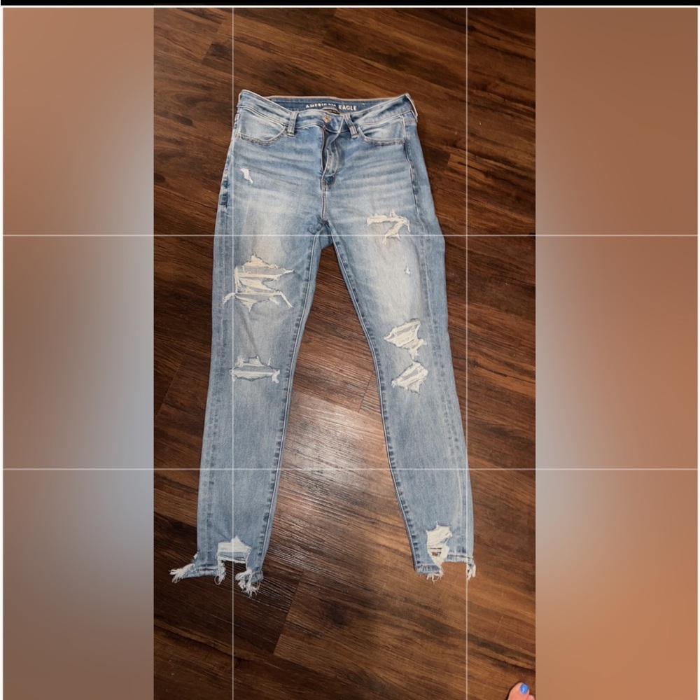 NWOT Ripped Aeo Jeans
